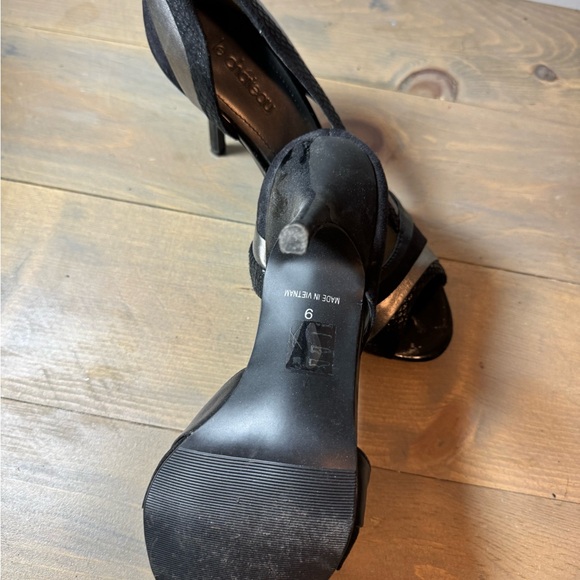 Le chateau pumps - Picture 3 of 4